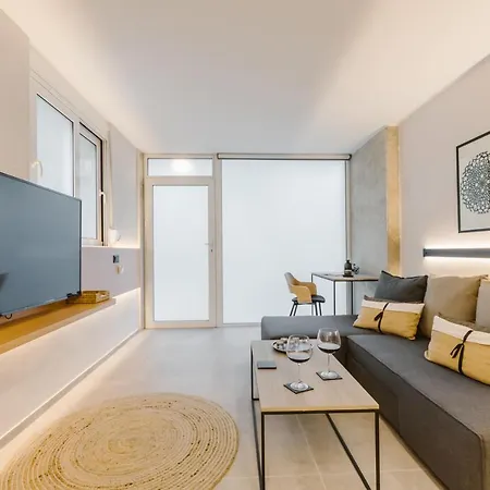 Manolis Loft Apartment, Rhodes Town