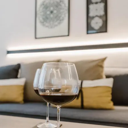 Daire Manolis Loft Apartment, Rhodes Town *