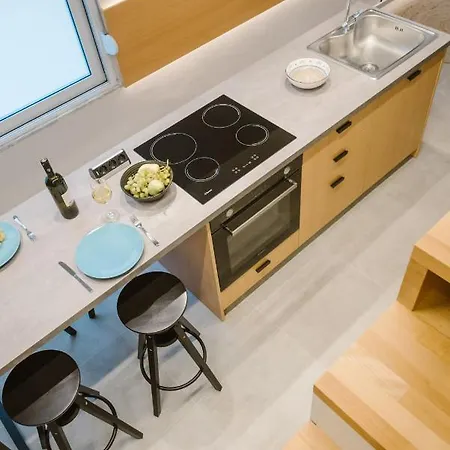 Manolis Loft Apartment, Rhodes Town * עיר רודוס