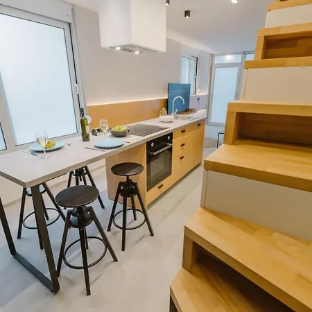 Manolis Loft Apartment, Rhodes Town *