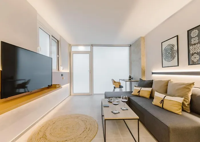 Manolis Loft Apartment, Rhodes Town